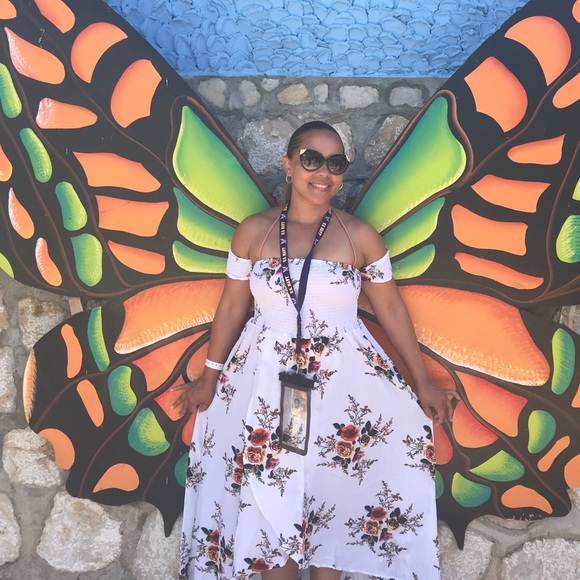 🌟Posh Ambassador🌟 - Picture 2 of 7